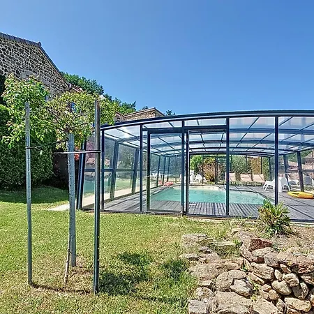 Les De Combalat Piscine Couverte A Proximite De Peaugres Félines